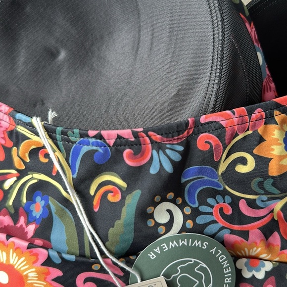 NWT Boden Levanzo halter one piece swimsuit floral gardenia pop vacation 8 - Picture 6 of 6